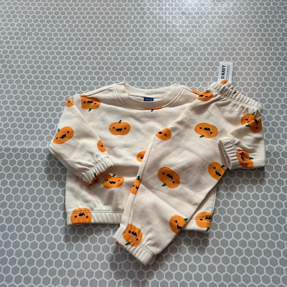 NWT Old Navy Cream Pumpkin Print Pajama Set  Size 6-12 Months